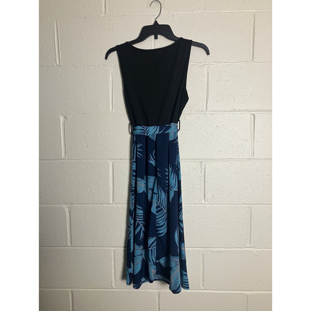 Chic Black & Blue Floral Dress – Effortless Style for Any Occasion